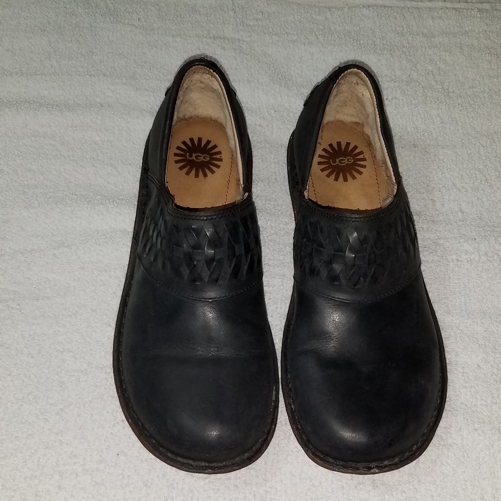 UGG Anila black leather sheepskin lined shoes 40